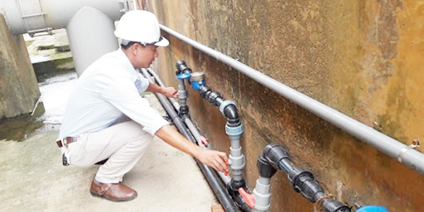 thợ sửa đường ống nước gia đình